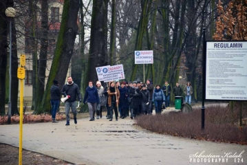 Pikieta pod urzędem_1