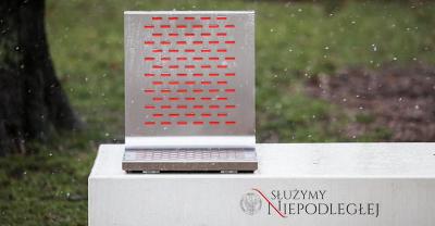 Ławka opowie o niepodległości