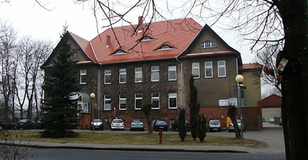 Kolejne oddziały wznawiają działalność