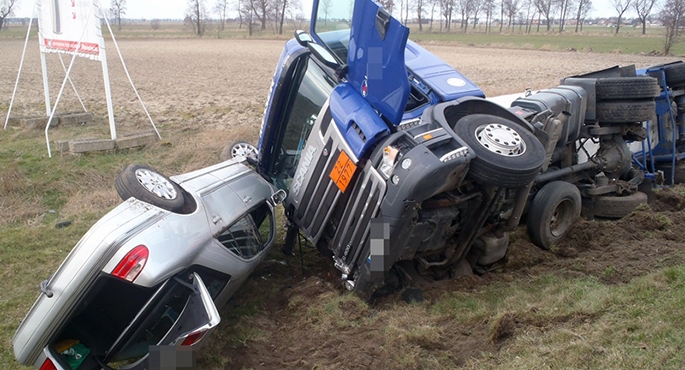 Mercedes z cysterną