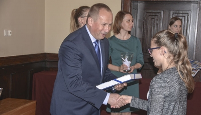 Stypendia burmistrza rozdane