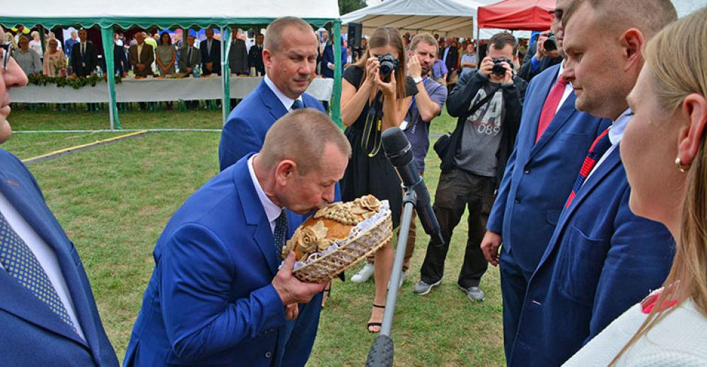 Powiatowe święto plonów w Lutogniewie