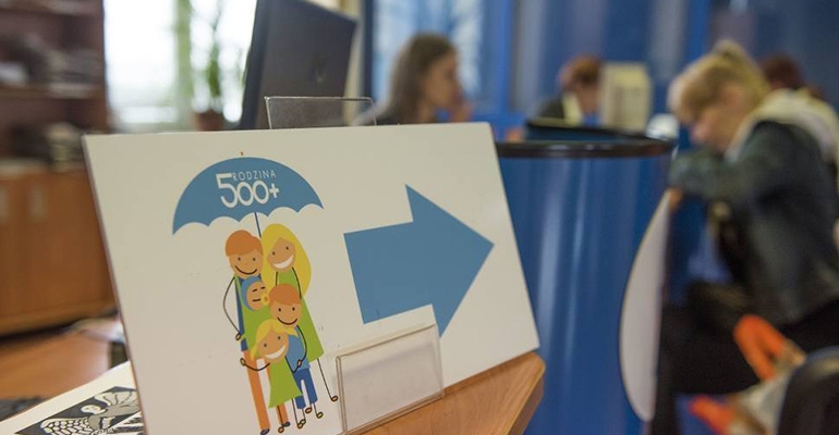 Wypłacą 500+ przed świętami!