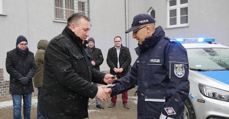 Nowy radiowóz na milickich drogach