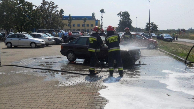 Pożar samochodu przy ul. Mahle 
