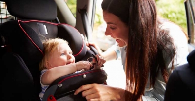 Bezpieczna podróż z dzieckiem w upalny dzień