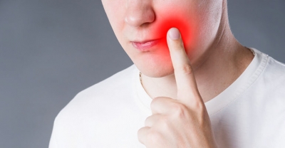 Afty a ciało obce w jamie ustnej