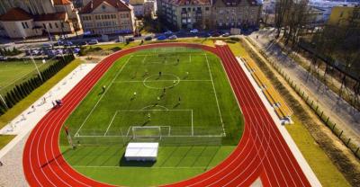 Boisko „budowlanki” do wymiany