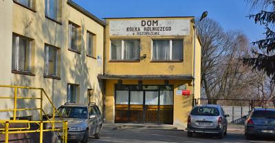 Nieprzeźroczysta folia na drzwiach