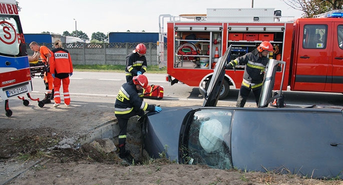 Osobówka wylądowała w rowie