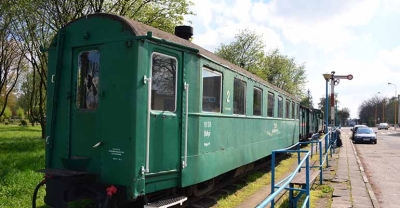 Zabytkowa ciuchcia zdewastowana[gallery]