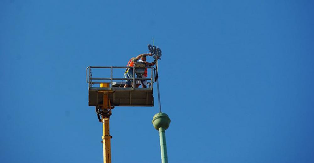 Zdjęli orła z wieży