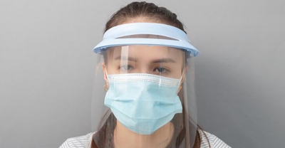 Przyłbice czy maseczki