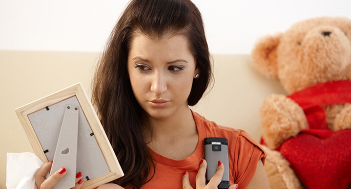 Nastolatek przeżywa huśtawkę nastrojów. Nie zwalnia go to z obowiązku traktowanie cię z szacunkiem