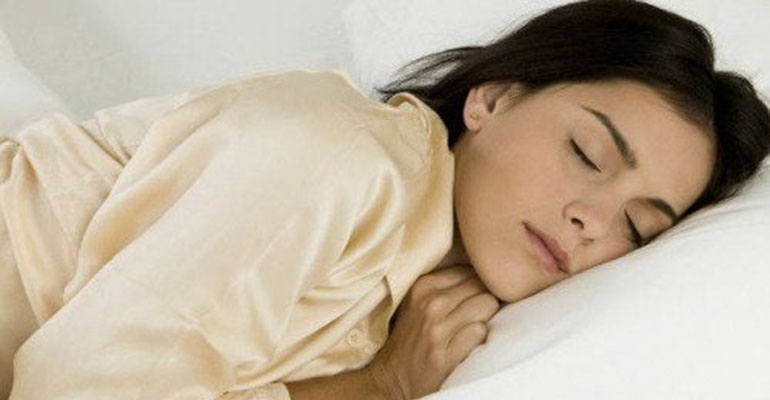 Śpisz na lewym boku? Będziesz zdrowszy