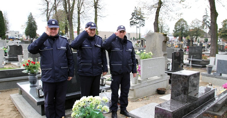 Mundurowi pamiętają o kolegach i koleżankach