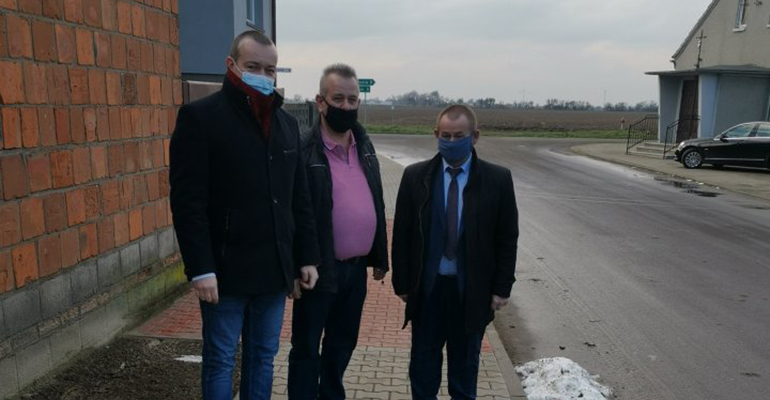 Kolejne remonty chodników w gminie