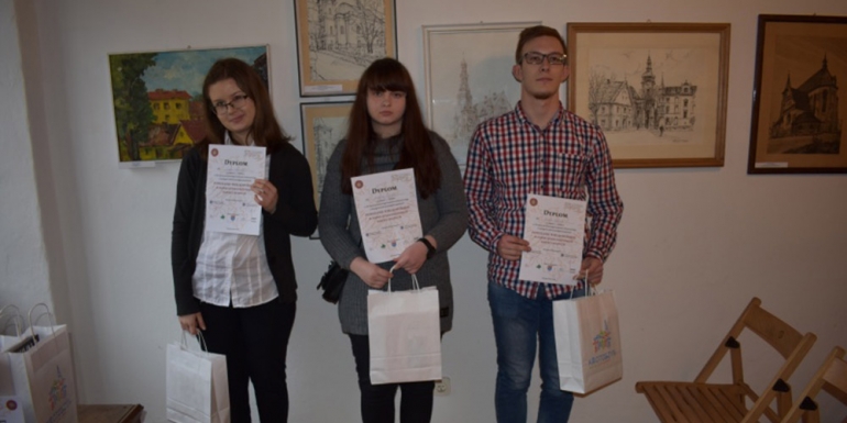 Młoda humanistka z liceum