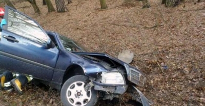 Wjechała autem do rowu[gallery]