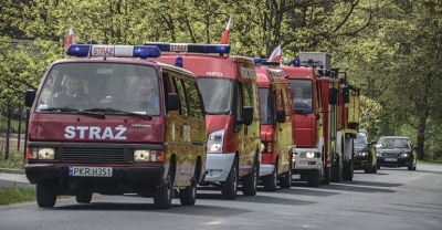 Parada wozów strażackich w Zdunach