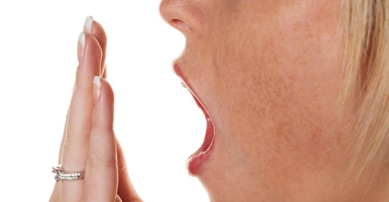 Jak utrzymać świeży oddech na dłużej