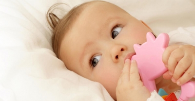 Podróż z ząbkującym maluchem