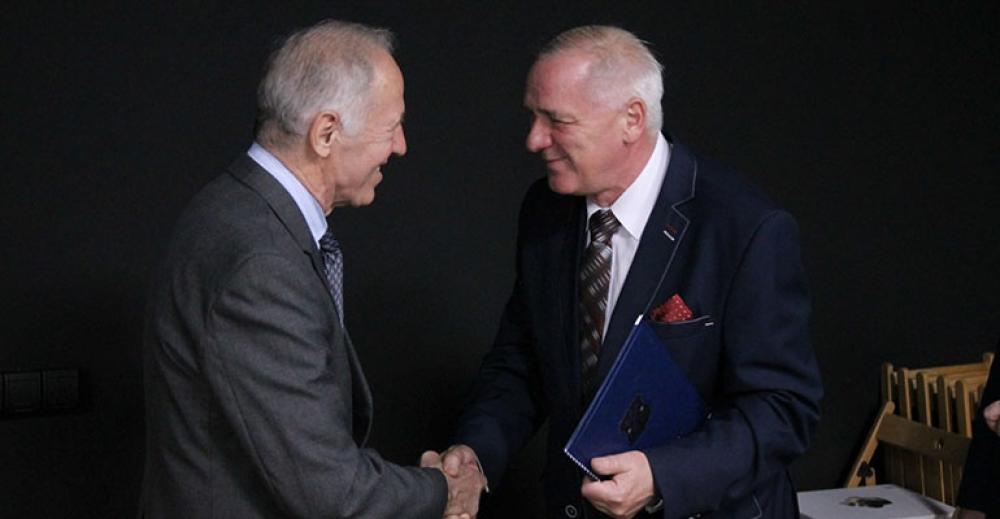 Sześćdziesiątka koła filatelistów