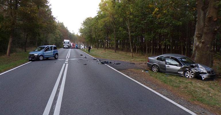Czołowe zderzenie między Stawcem a Dziadkowem