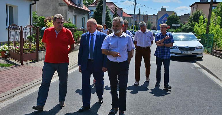 Nowy asfalt na ulicy Sowińskiego