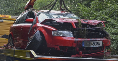 Auto wypadło z drogi