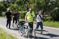 W dobę przeszli sto kilometrów