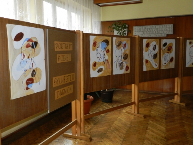 Wystawa portretów kobiety
