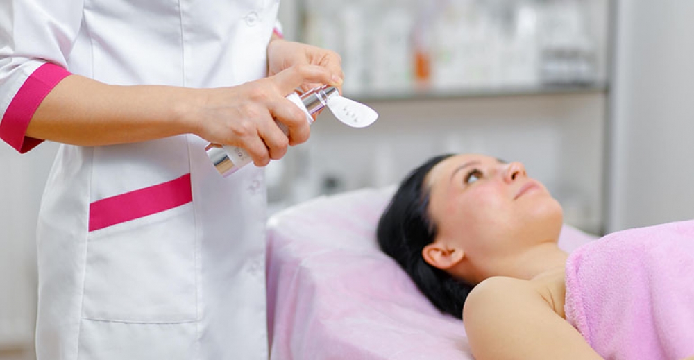 Kosmetyczka czy kosmetolog