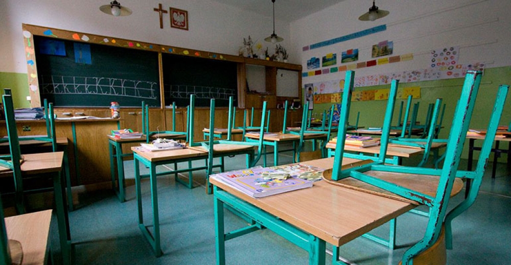 Szkoły zamknęli, a lokale wyborcze chcą otwierać?
