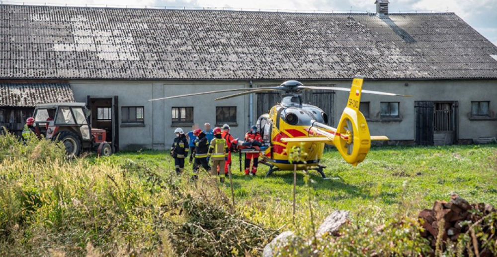 Śmigłowiec ratowniczy w Mokronosie