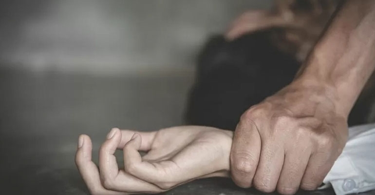 Bił żonę, wykorzystywał seksualnie dziecko