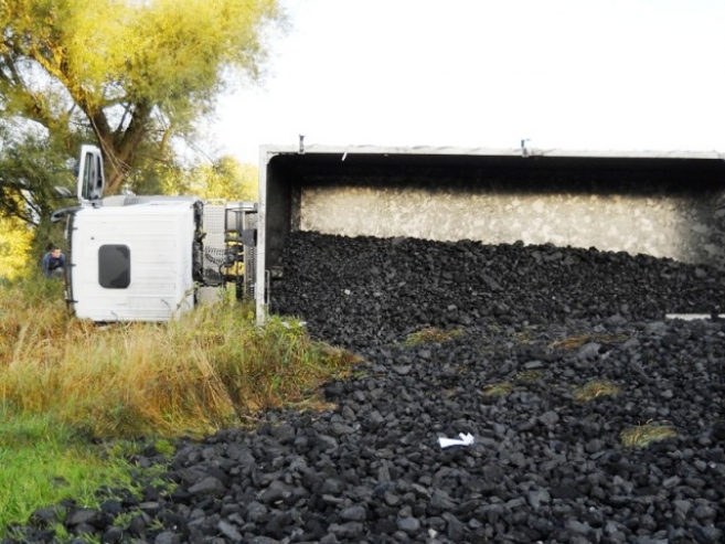 Węgiel zablokował drogę 