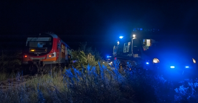 Mężczyzna rzucił się pod pociąg