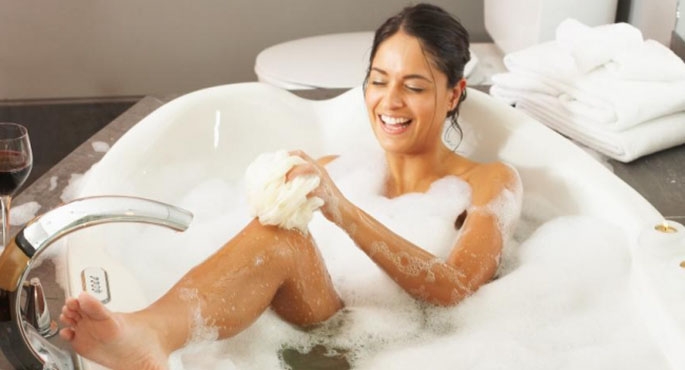 Węgiel drzewny zawarty w kosmetykach doskonale oczyszcza skórę