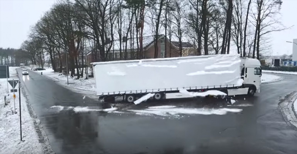 Mandaty za tafle lodu na plandece