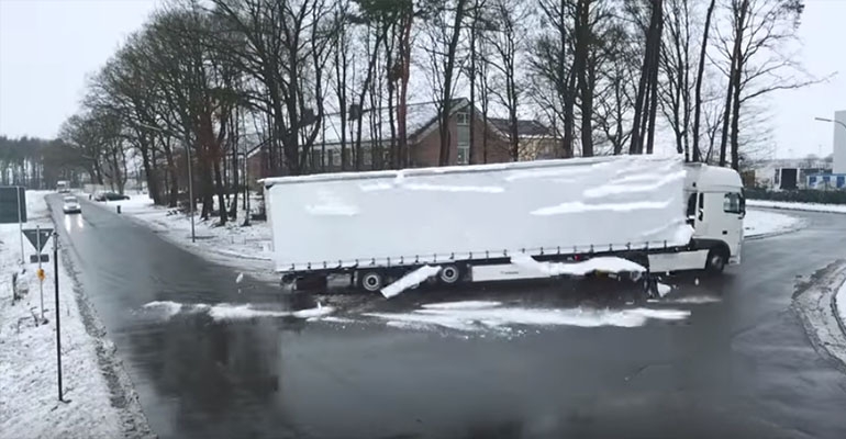 Mandaty za tafle lodu na plandece