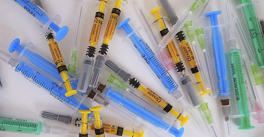 Wyrzucając igły, pomyśl o innych