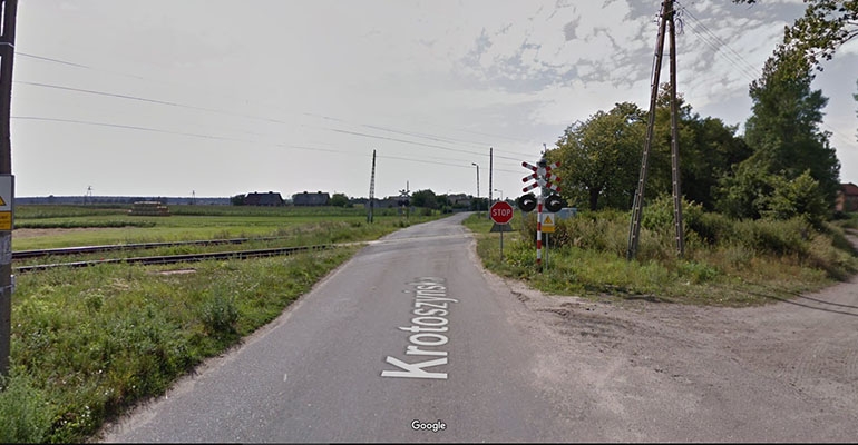 Kolej żąda wycięcia kukurydzy koło przejazdu