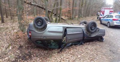 Uciekał zostawiając poszkodowaną matkę z dziećmi