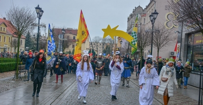 Orszak Trzech Króli w Krotoszynie z tłumem mieszkańców