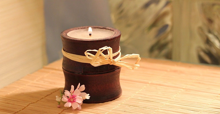 Domowe świece sposobem na komary