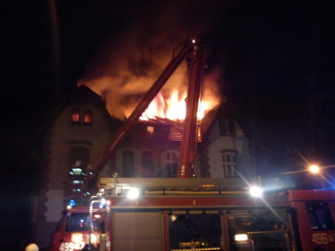 Kamienica w płomieniach 