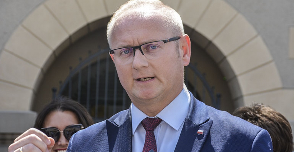 Senator: czy burmistrz jest hipokrytą?