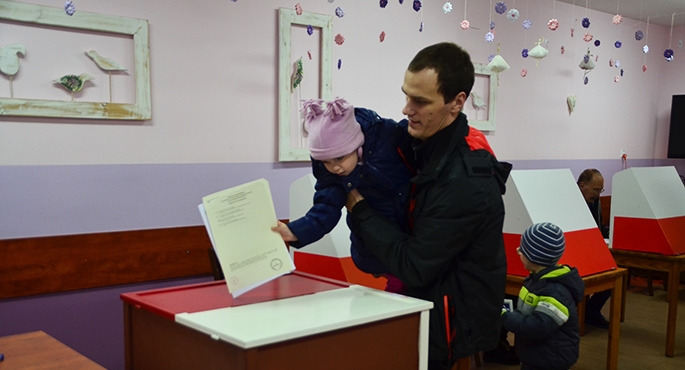 Frekwencja na godzinę 12. wyniosła 14,72 procent