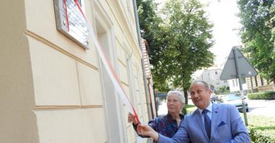 Tablica ku czci wielkiego kompozytora